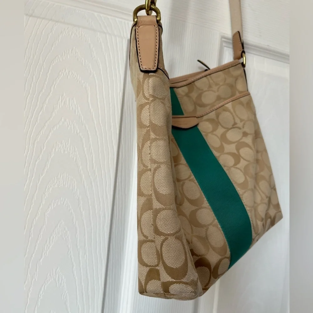 Coach Knit Messenger Crossbody Green Signature Canvas F28502